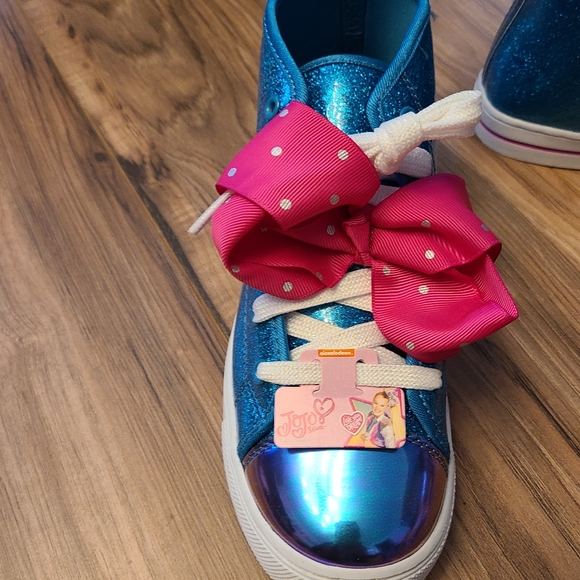New Jojo Siwa shoes - Picture 2 of 3